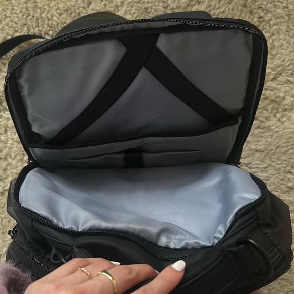 Backpack - Picture 4 of 6